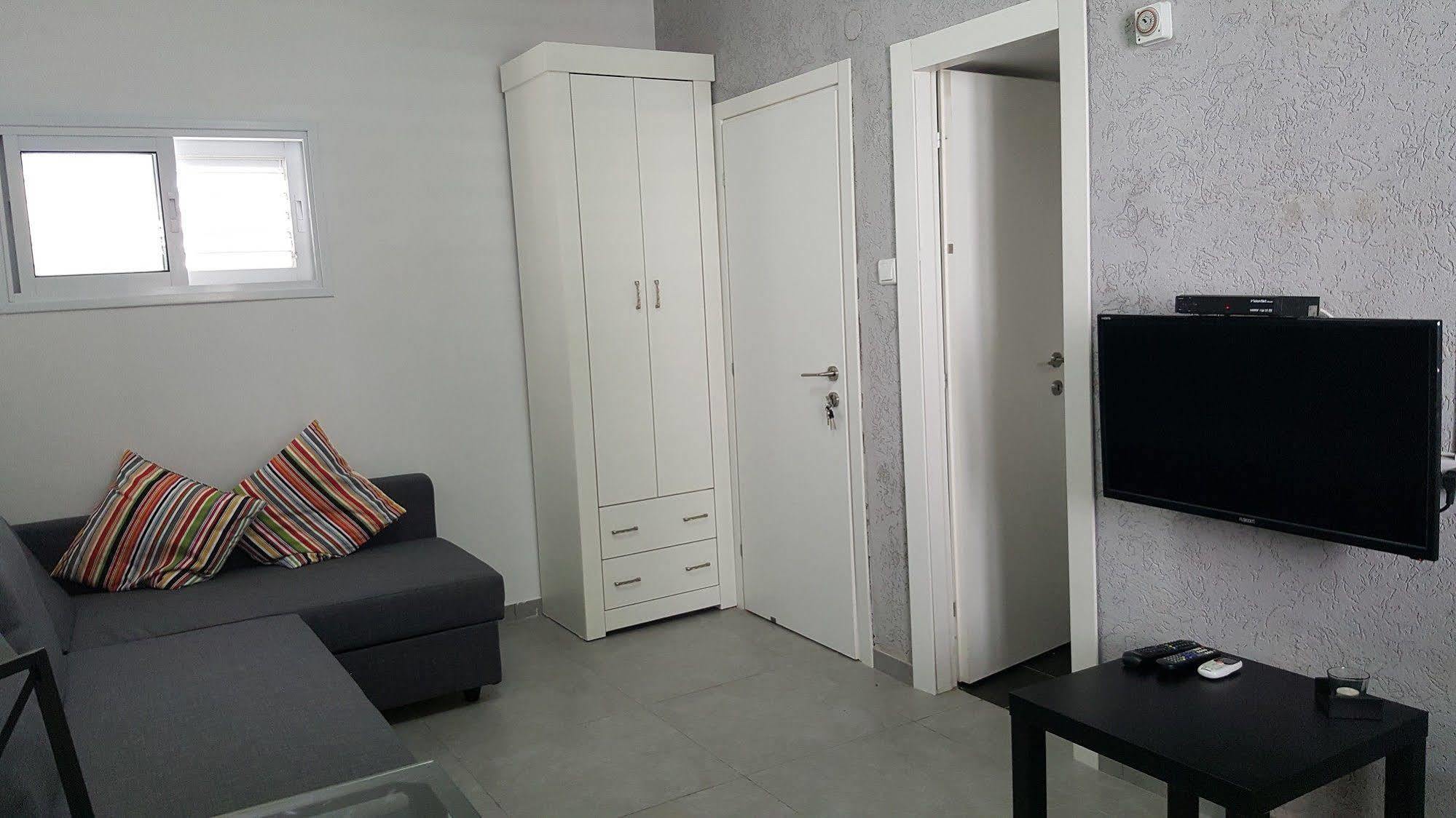 Studio Masaryk Apartment Bat Yam Ngoại thất bức ảnh